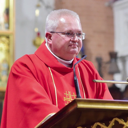 – To, co po ludzku wydaje się porażką, w perspektywie wiary staje się drogą do pełni życia  – zauważał ks. Lucjan Świto. 