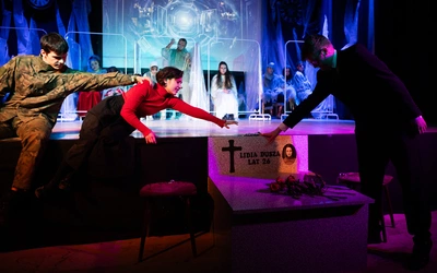 Katedralny teatr i "Chciałaby dusza do raju"