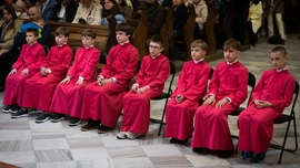 Grono katedralnych ministrantów sukcesywnie się powiększa