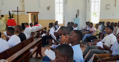 Odwrotnie niż w Europie: w Azji i Afryce rośnie liczba nowych powołań kapłańskich