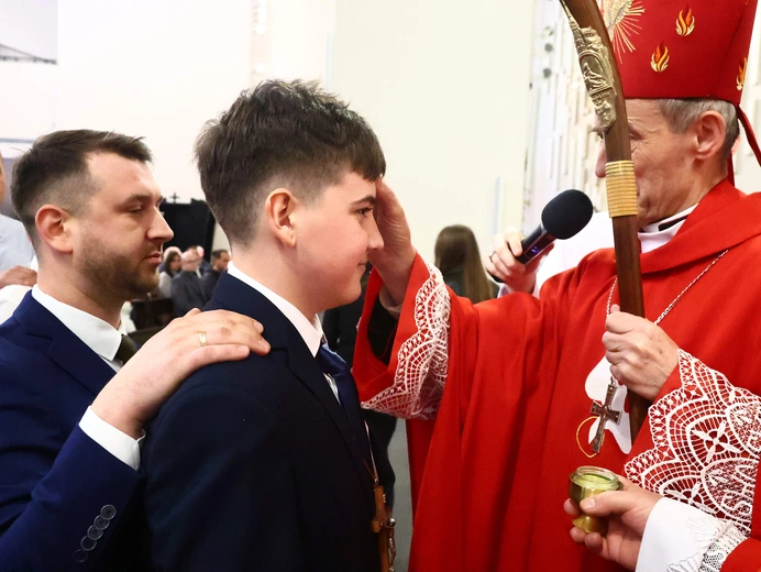 Bierzmowanie w par. Ducha Świętego w Mielcu