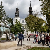 Patriotycznie, szlakiem "Rancza" czy przyrody?