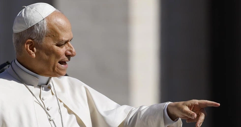 Konflikty papieża Leona ze światowymi przywódcami są nieuniknione - mówi jego biografka. "On nigdy się nie wycofa, jeśli przyjdzie mu walczyć"