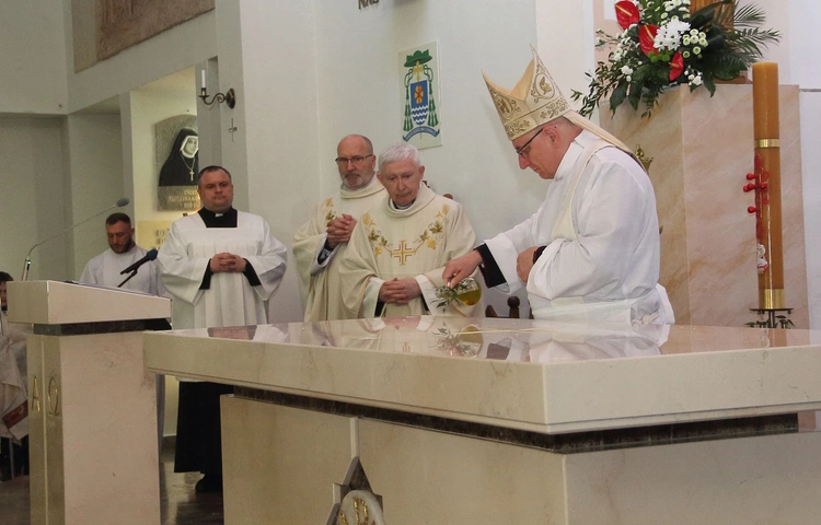 Poświęcenie ołtarza w kościele św. Józefa w Koszalinie - cz. 2