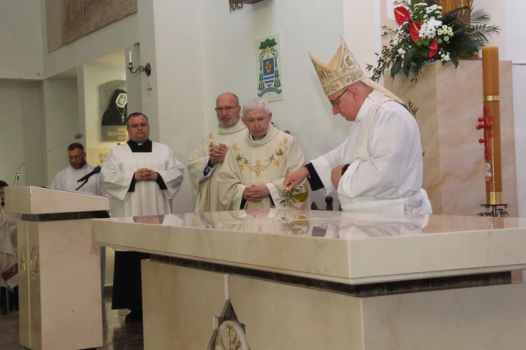 Poświęcenie ołtarza w kościele św. Józefa w Koszalinie - cz. 2