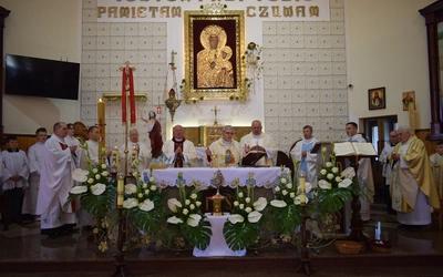 Wpatrując się w Maryję