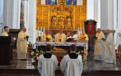 Abp Wojda: Maryja nie zostawia swoich dzieci