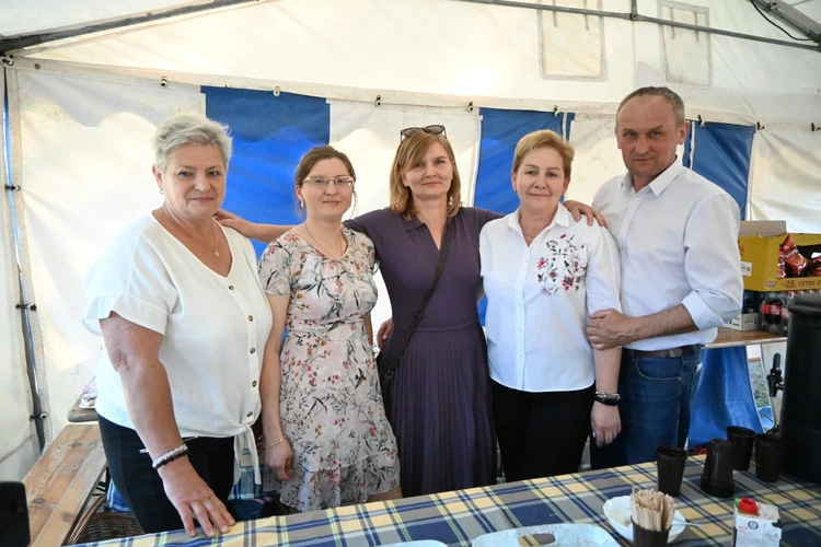 Nabożeństwo i Maibaum w Strzelcach Opolskich