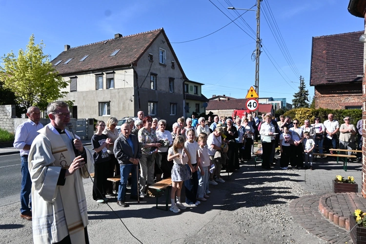 Nabożeństwo i Maibaum w Strzelcach Opolskich