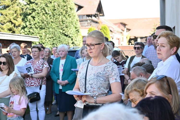 Nabożeństwo i Maibaum w Strzelcach Opolskich