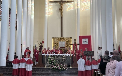 Abp Przybylski: Dzisiaj w świecie potrzebujemy ognia, który jest światłem prawdy
