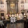 W jubileuszowym triduum Mszom św. przewodniczyli biskup płocki Szymon Stułkowski i metropolita szczecińsko-kamieński Wiesław Śmigiel.