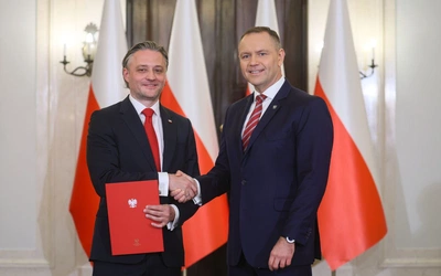 Prezydent RP Karol Nawrocki (P) i nowy szef Biura Bezpieczeństwa Narodowego Bartosz Grodecki (L)