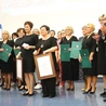 Uroczystość połączona była z wręczeniem dyplomów uznania i Medali Pro Masovia zasłużonym pielęgniarkom i położnym.