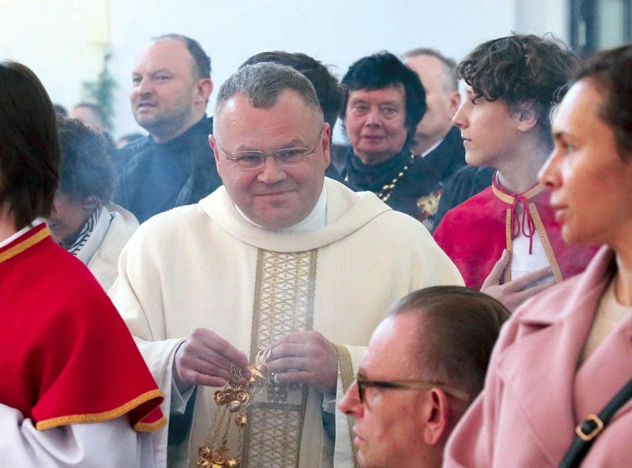 – Wszystko jest po coś.  Nie chodzi przecież tylko  o samo miejsce, ale o przesłanie duchowe  – zapewnia mokotowski proboszcz.