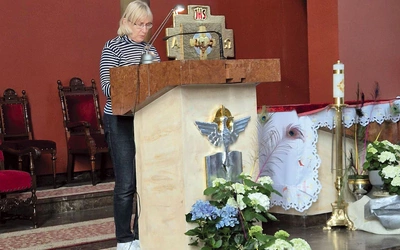 To intensywny czas. Były Msza, nabożeństwo wywyższenia krzyża świętego, całonocna adoracja Najświętszego Sakramentu i całodzienne czytanie  Pisma  Świętego.