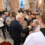 Wprowadzenie relikwii św. Jana Pawła II do nyskiej bazyliki