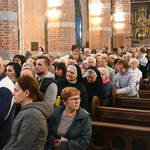 Wprowadzenie relikwii św. Jana Pawła II do nyskiej bazyliki