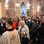 Wprowadzenie relikwii św. Jana Pawła II do nyskiej bazyliki