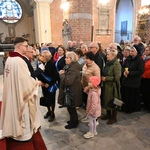 Wprowadzenie relikwii św. Jana Pawła II do nyskiej bazyliki