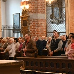 Wprowadzenie relikwii św. Jana Pawła II do nyskiej bazyliki