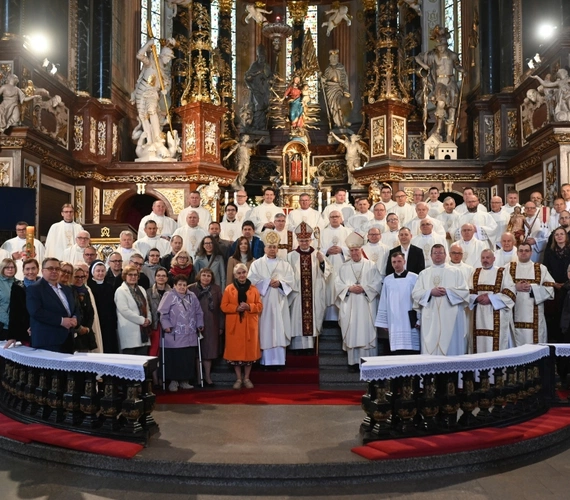 Msza św. na rozpoczęcie Sesji Plenarnej I Synodu Diecezji Świdnickiej