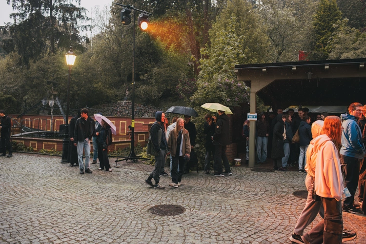 66. WMM