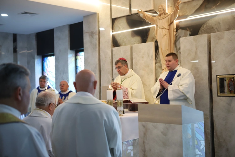 Poświęcenie kaplicy w "Domu Mocarzy"