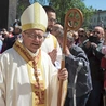 – Spotkajmy się  w drodze  na Jasną Górę,  bo pielgrzymka jest pięknym obrazem współodpowiedzialności świeckich za Kościół. Spróbujmy przenieść to potem  na rzeczywistość parafialną – zachęca metropolita. Pełną treść rozmowy z kardynaem opublikujemy w poniedziałek 25 maja na: krakow.gosc.pl.