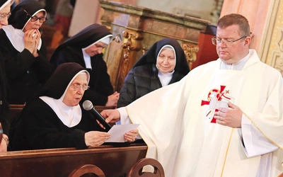 W czasie uroczystej  Liturgii  s. Józefa  odnowiła śluby zakonne.