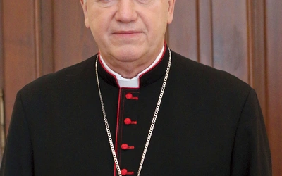 – Koniec w tym przypadku oznacza początek. Proces synodalny zostanie 24 maja zamknięty, ale to początek odnowy i nawrócenia Kościoła wrocławskiego – przekonuje hierarcha. 