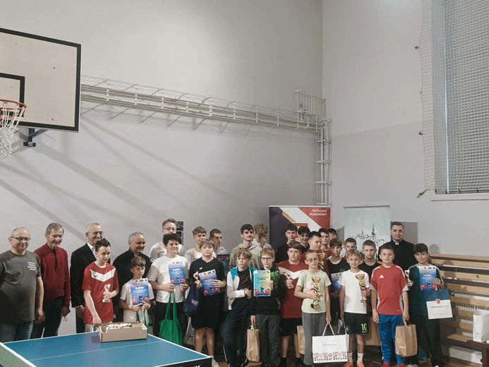 Dekanalny turniej tenisa stołowego