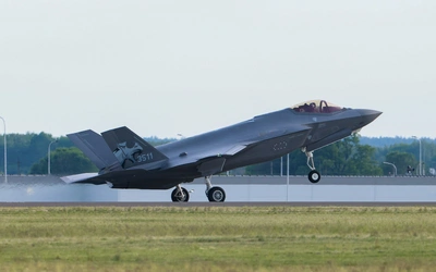 Pierwsze polskie F-35 wylądowały w Łasku. Rozmawialiśmy z generałem, który poprowadził ich eskortę