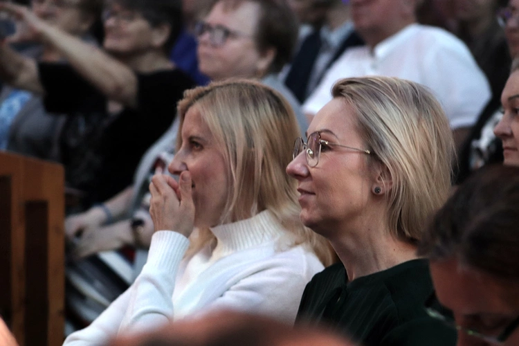 Wigilia Zesłania Ducha Świętego - czuwanie w Kościele pw. NMP na Piasku w przedzień zakończenia synodu