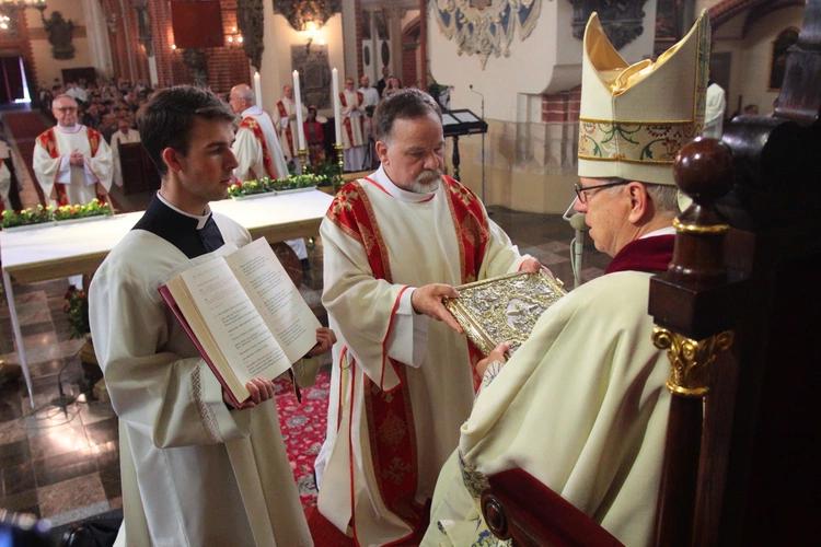 Otrzymali święcenia diakonatu (stałego)