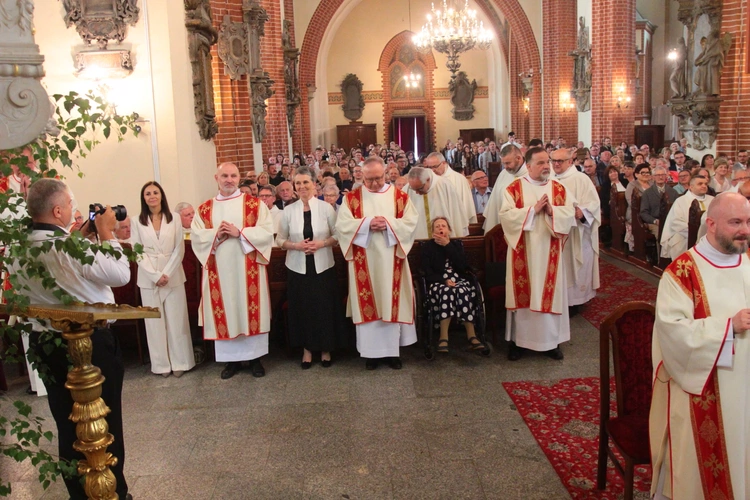 Otrzymali święcenia diakonatu (stałego)