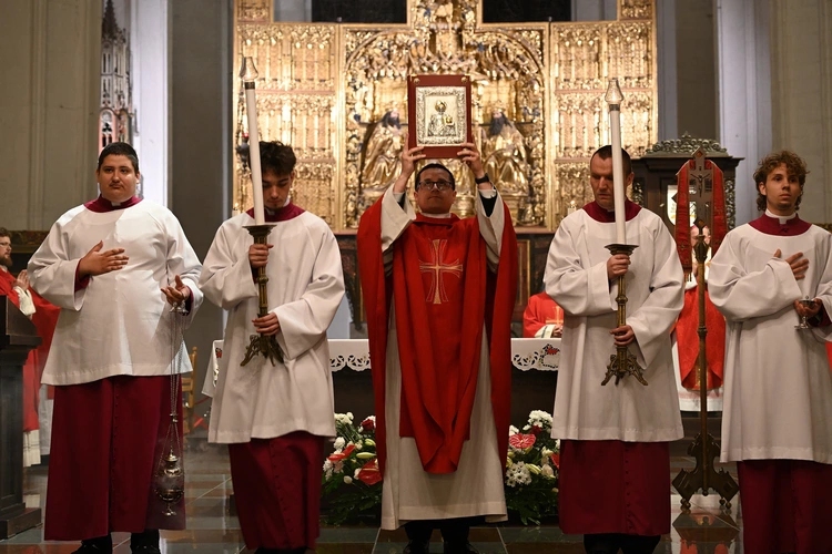 W Bazylice Mariackiej uroczystość wigilii Zesłania Ducha Świętego