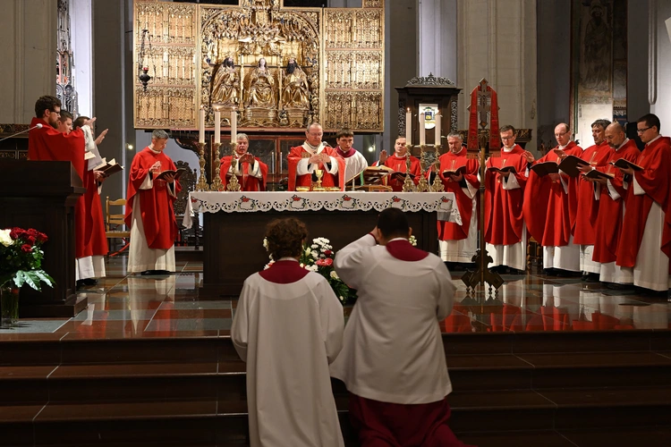 W Bazylice Mariackiej uroczystość wigilii Zesłania Ducha Świętego