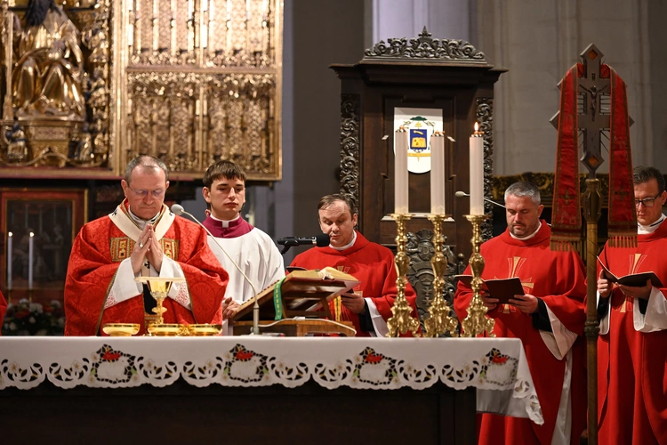 W Bazylice Mariackiej uroczystość wigilii Zesłania Ducha Świętego