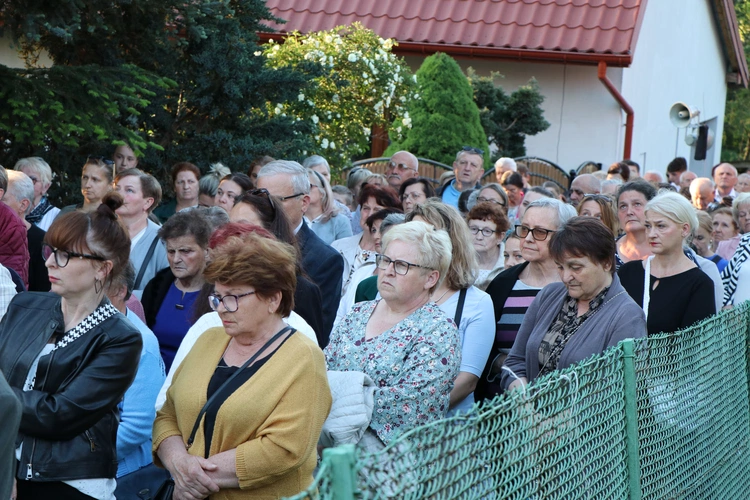 Lipnica Murowana. Msza św. i procesja z modlitwą o rekoronację Lipnickiej Madonny z Dzieciątkiem