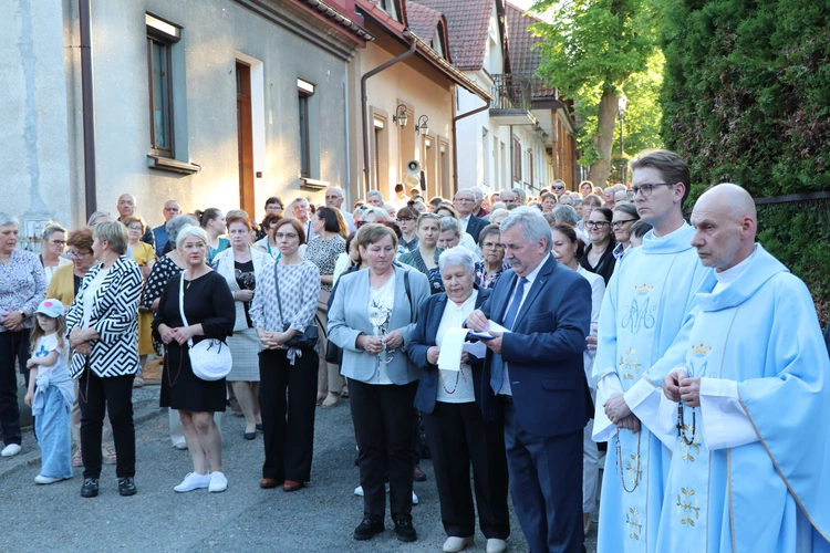 Lipnica Murowana. Msza św. i procesja z modlitwą o rekoronację Lipnickiej Madonny z Dzieciątkiem