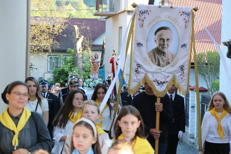 Lipnica Murowana. Msza św. i procesja z modlitwą o rekoronację Lipnickiej Madonny z Dzieciątkiem
