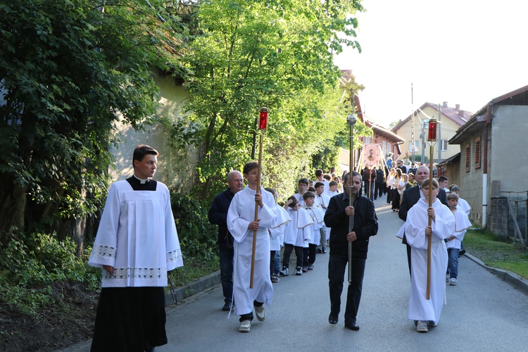Lipnica Murowana. Msza św. i procesja z modlitwą o rekoronację Lipnickiej Madonny z Dzieciątkiem