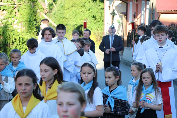 Lipnica Murowana. Msza św. i procesja z modlitwą o rekoronację Lipnickiej Madonny z Dzieciątkiem