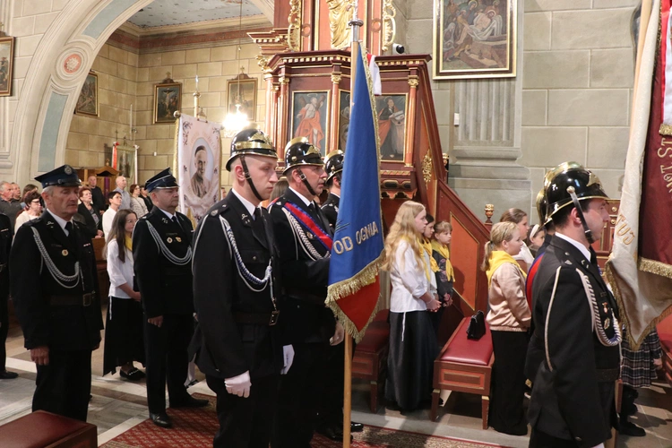 Lipnica Murowana. Msza św. i procesja z modlitwą o rekoronację Lipnickiej Madonny z Dzieciątkiem