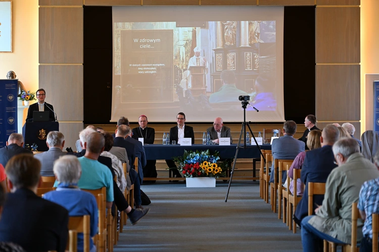 Konferencja historyczna z okazji 100. rocznicy ustanowienia diecezji gdańskiej
