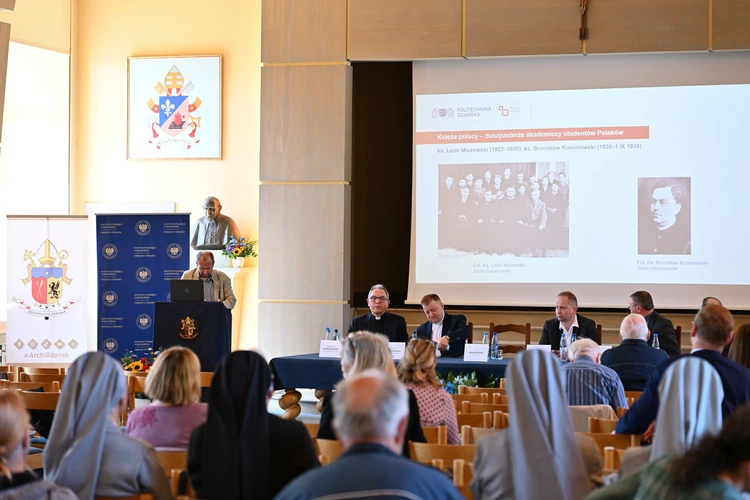Konferencja historyczna z okazji 100. rocznicy ustanowienia diecezji gdańskiej