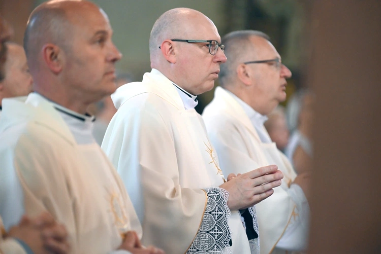 Jubileusz 25-lecia święceń prezbiteratu w świdnickiej katedrze