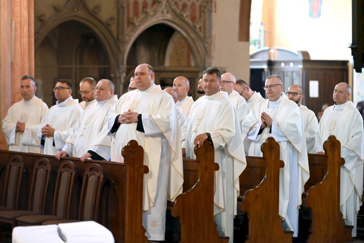 Jubileusz 25-lecia święceń prezbiteratu w świdnickiej katedrze