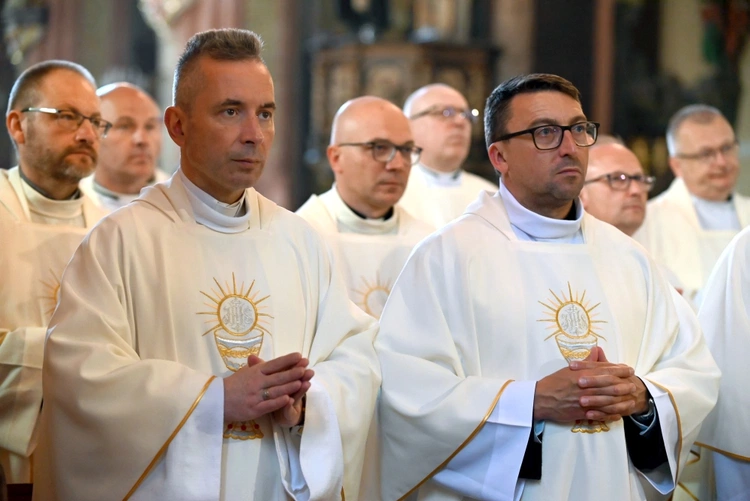 Jubileusz 25-lecia święceń prezbiteratu w świdnickiej katedrze